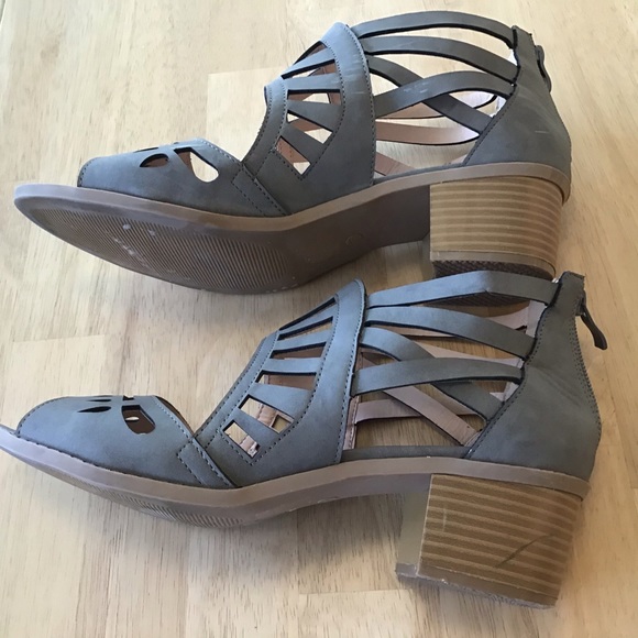 Heels, Size 10M, by JG Collections. Gray - Picture 3 of 7